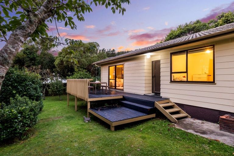 Photo of property in 6 Japonica Crescent, Ranui, Porirua, 5024