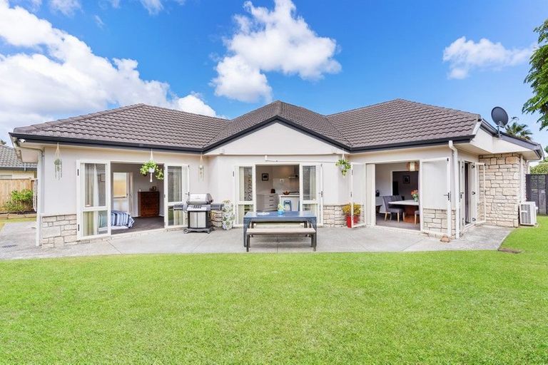 Photo of property in 154 Kilkenny Drive, East Tamaki Heights, Auckland, 2016