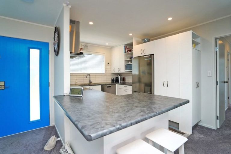 Photo of property in 3 Thorburn Avenue, Red Beach, 0932