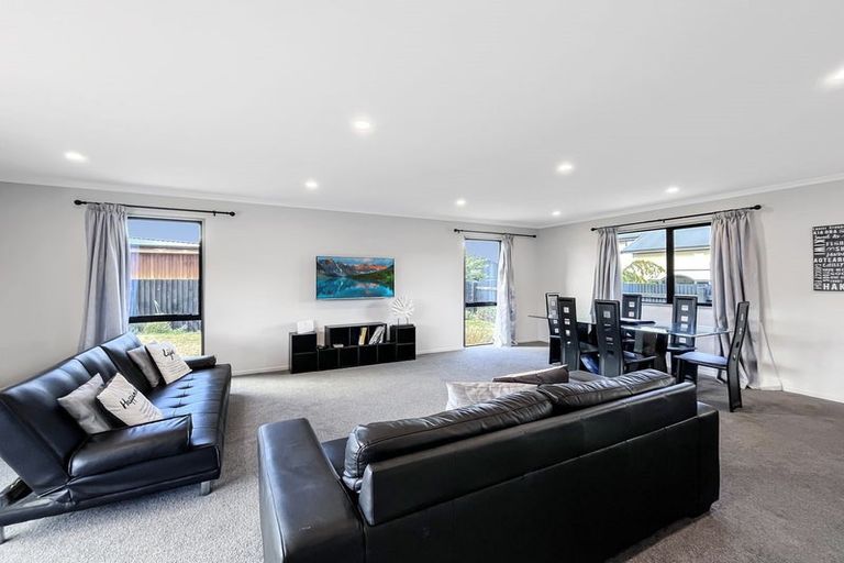 Photo of property in 35 Rhoboro Road, Twizel, 7901