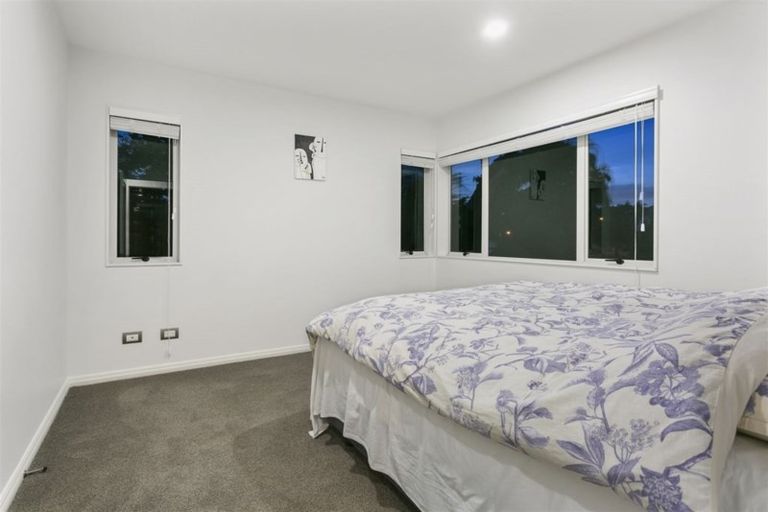 Photo of property in 64 English Oak Drive, Schnapper Rock, Auckland, 0632