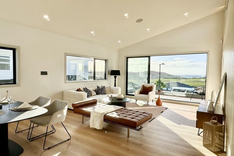 Photo of property in 62 Matangi View Drive, Orewa, 0931