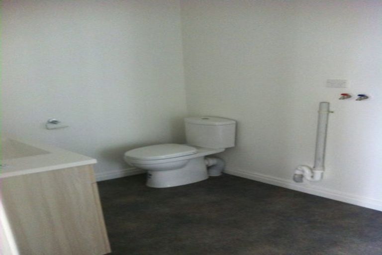Photo of property in 64 Hinemoa Street, Birkenhead, Auckland, 0626