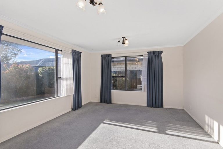 Photo of property in 14 Innisfree Place, Northwood, Christchurch, 8051