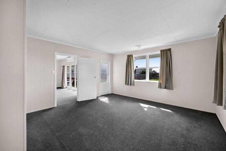 Photo of property in 11a Buchanan Place, Hawera, 4610