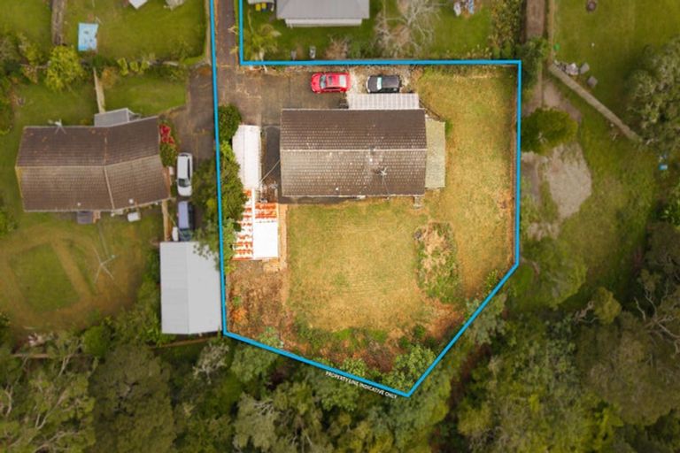 Photo of property in 62 Harmel Road, Glendene, Auckland, 0602