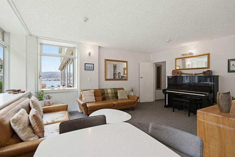 Photo of property in Jerningham Apartments, 20 Oriental Terrace, Oriental Bay, Wellington, 6011