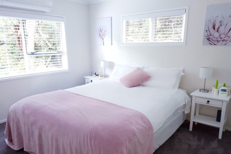 Photo of property in 9 Caram Place, Birkenhead, Auckland, 0626