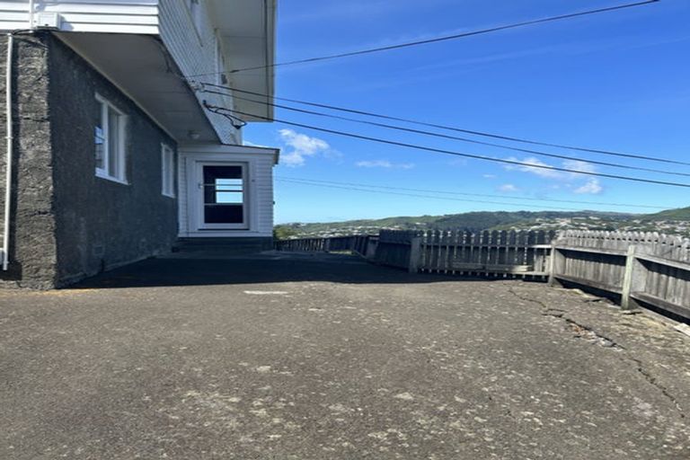 Photo of property in 12 Huntingdon Street, Northland, Wellington, 6012