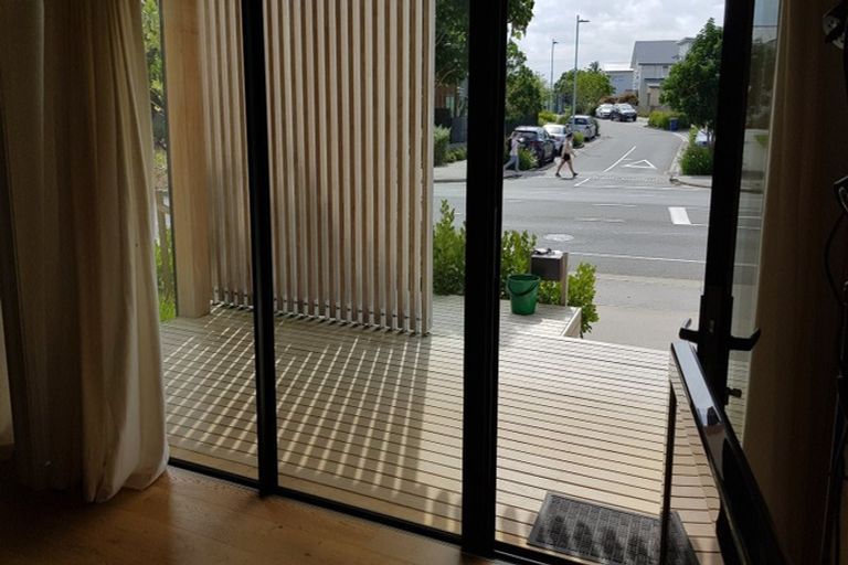 Photo of property in 2/167 Hobsonville Point Road, Hobsonville, Auckland, 0616