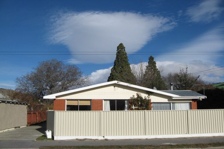 Photo of property in 12 Killala Street, Cromwell, 9310