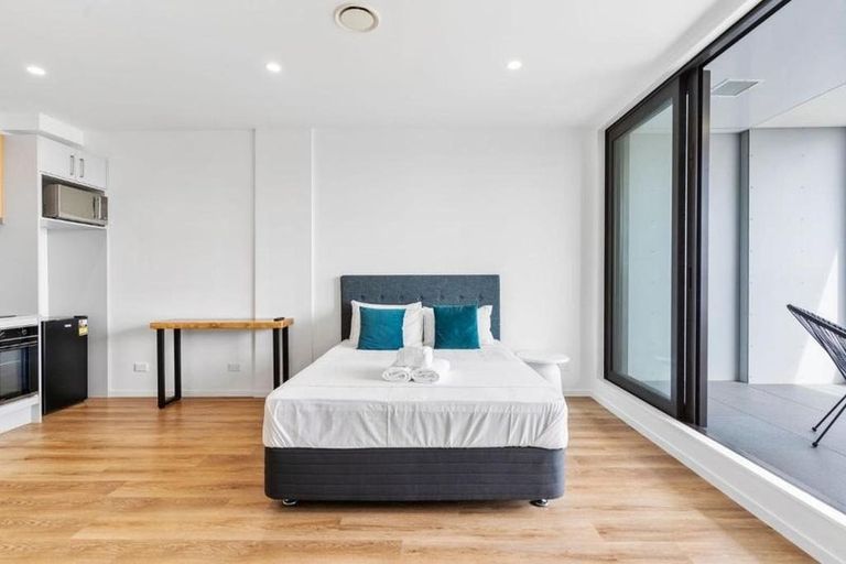 Photo of property in Twin Towers, 811/17 Putney Way, Manukau, Auckland, 2104