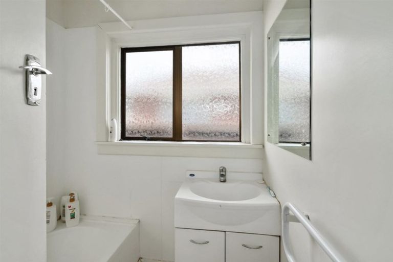 Photo of property in 16 Kerrs Road, Linwood, Christchurch, 8062