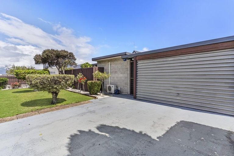 Photo of property in 18 Kohinoor Avenue, Mangere, Auckland, 2022