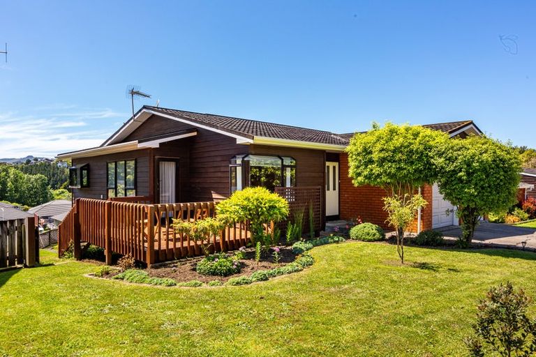 Photo of property in 17 Shackle Lane, Whitby, Porirua, 5024