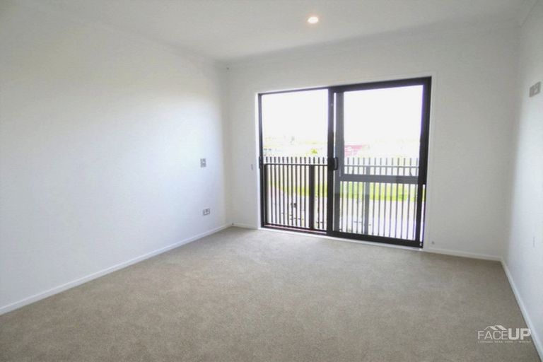 Photo of property in 9/25 Sidney Wallingford Way, Hobsonville, Auckland, 0616