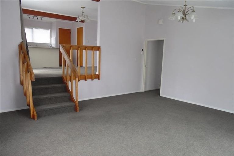 Photo of property in 28 Pahi Place, West Harbour, Auckland, 0618