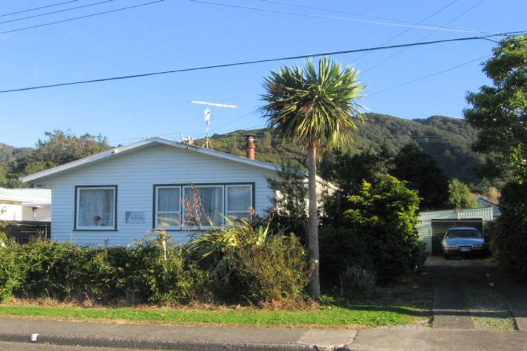Photo of property in 31 Karamu Crescent, Wainuiomata, Lower Hutt, 5014