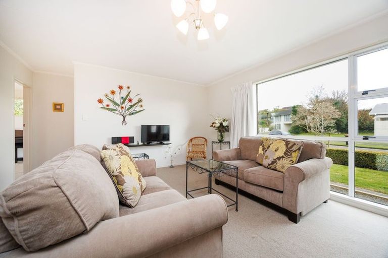Photo of property in 2 Wharite Place, Awapuni, Palmerston North, 4412