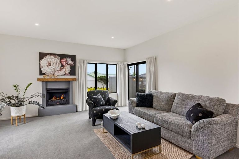 Photo of property in 5 Rifleman Lane, Paraparaumu Beach, Paraparaumu, 5032