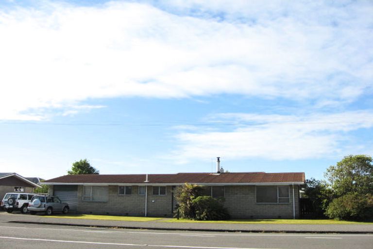 Photo of property in 17 Brougham Street, Westport, 7825