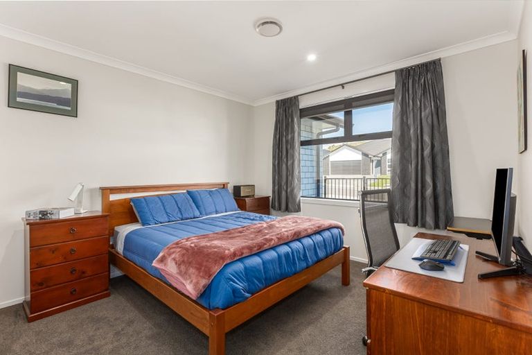 Photo of property in 56 Queen Charlotte Drive, Aotea, Porirua, 5024