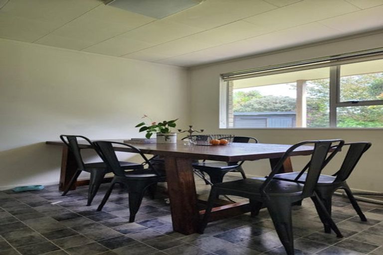 Photo of property in 1138 South Road, Oakura, 4314