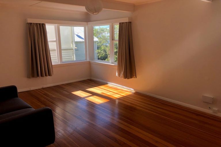 Photo of property in 74 Mitchell Street, Brooklyn, Wellington, 6021