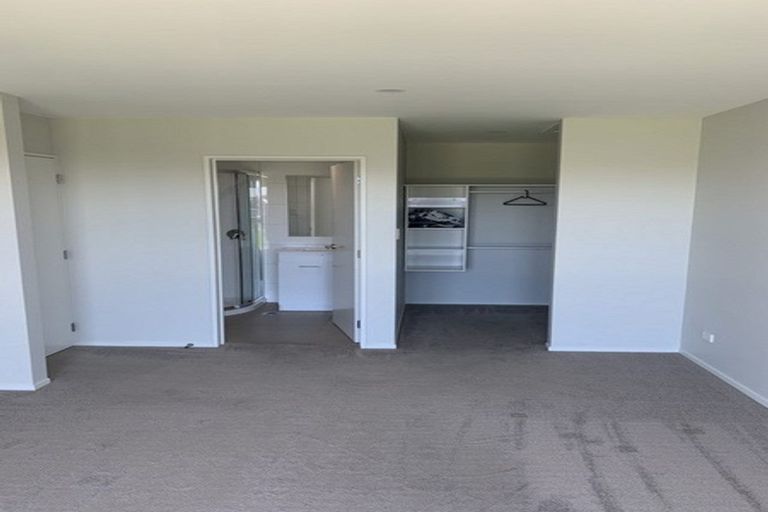 Photo of property in 9 Irving Place, Hobsonville, Auckland, 0616