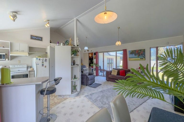 Photo of property in 6 Seaview Avenue, Te Puru, Thames, 3575