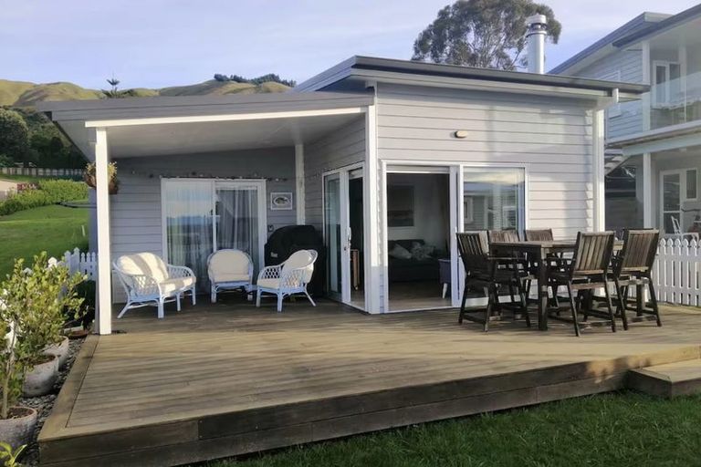 Photo of property in 75 Richmond Road, Pohara, Takaka, 7183