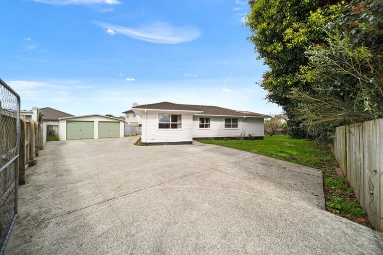 Photo of property in 22 Molesworth Place, Mangere, Auckland, 2022