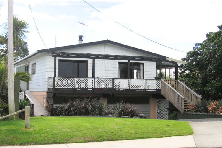 Photo of property in 17 Barrier View Road, Leigh, 0985