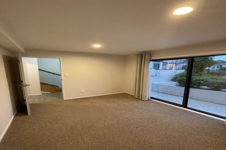 Photo of property in 2/10 Silver Moon Road, Albany Heights, Auckland, 0632