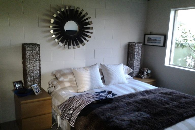 Photo of property in 84a Endeavour Street, Lyall Bay, Wellington, 6022