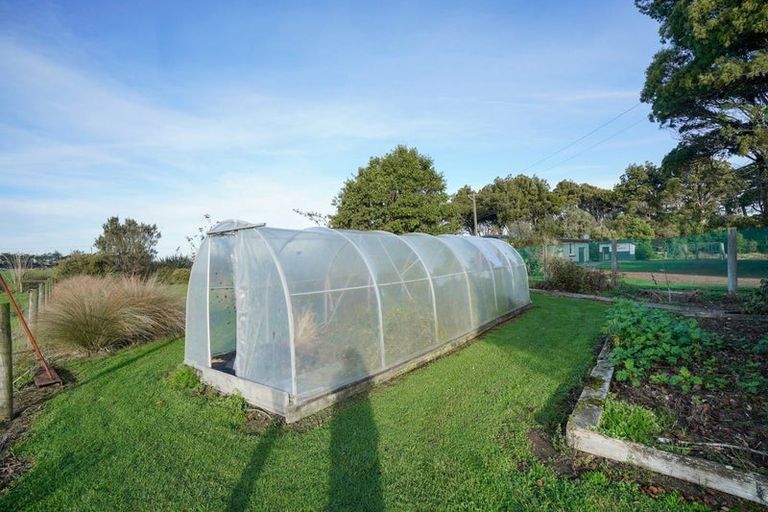 Photo of property in 49 Ferry Road, West Plains, Invercargill, 9879