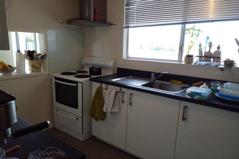 Photo of property in 1/23 Maple Grove, Maungaraki, Lower Hutt, 5010