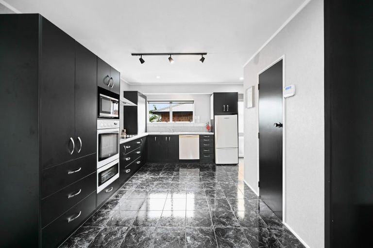 Photo of property in 113 Avalon Drive, Nawton, Hamilton, 3200