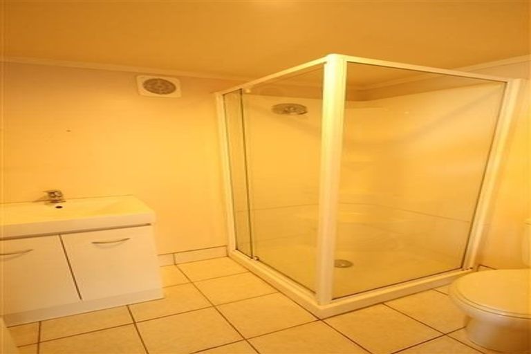 Photo of property in 5 Lysander Crescent, Beach Haven, Auckland, 0626