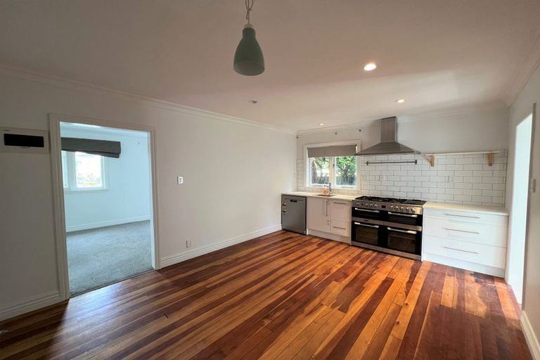 Photo of property in 730 Te Atatu Road, Te Atatu Peninsula, Auckland, 0610