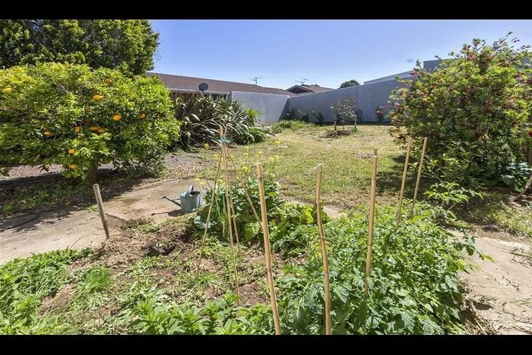 Photo of property in 3/320 Pakuranga Road, Pakuranga Heights, Auckland, 2010