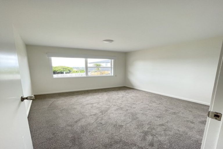 Photo of property in 27 Kaikoura Street, Henderson, Auckland, 0612