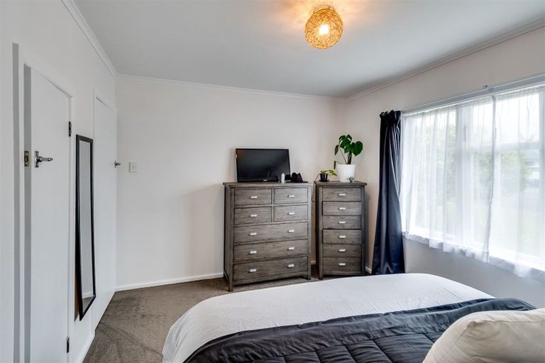 Photo of property in 12 Chester Street, Taradale, Napier, 4112