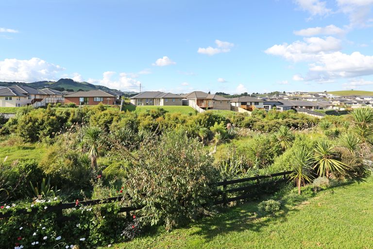 Photo of property in 68 Helenslee Road, Pokeno, 2402