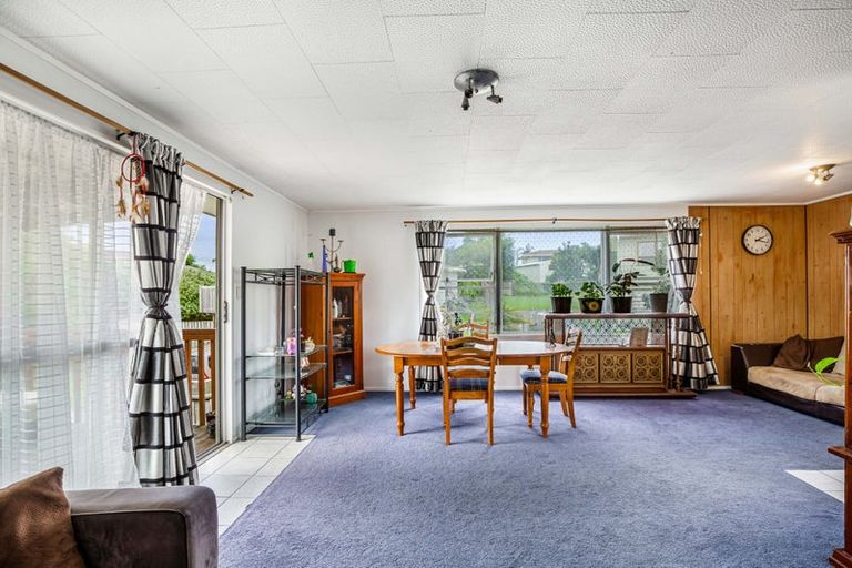 Photo of property in 20 Reinga Place, Massey, Auckland, 0614