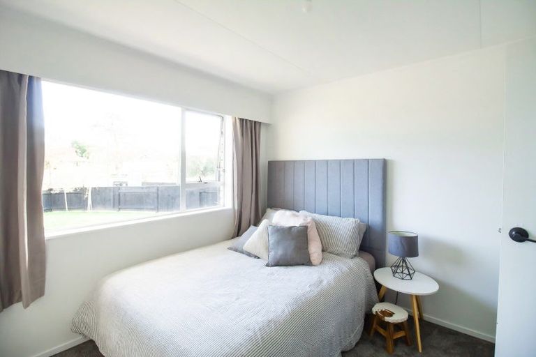 Photo of property in 32 Palliser Place, Milson, Palmerston North, 4414