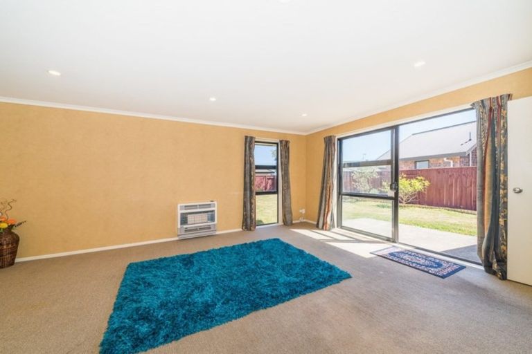 Photo of property in 10 Geneva Terrace, Kelvin Grove, Palmerston North, 4414