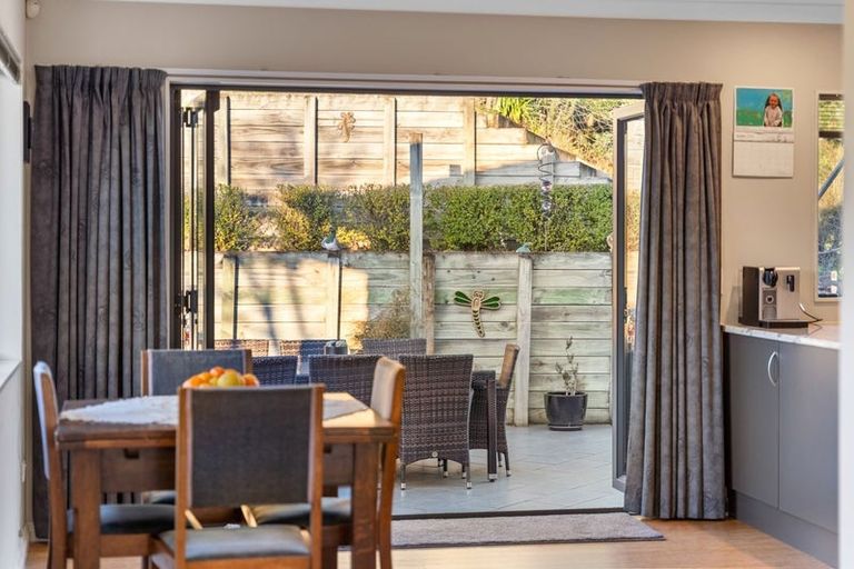 Photo of property in 14 Nugget Grove, Raumati Beach, Paraparaumu, 5032