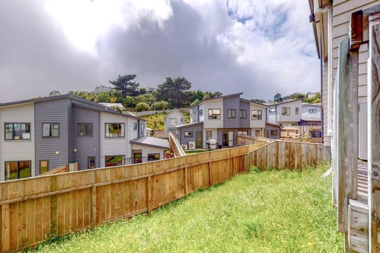 Photo of property in 57 Glanmire Road, Newlands, Wellington, 6037