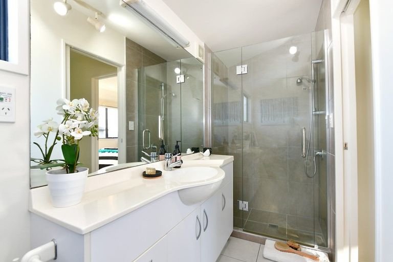 Photo of property in 13a Joydon Place, Stanmore Bay, Whangaparaoa, 0932